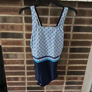Women’s Lands End One Piece Swimsuit, Large, 14-16 Blue